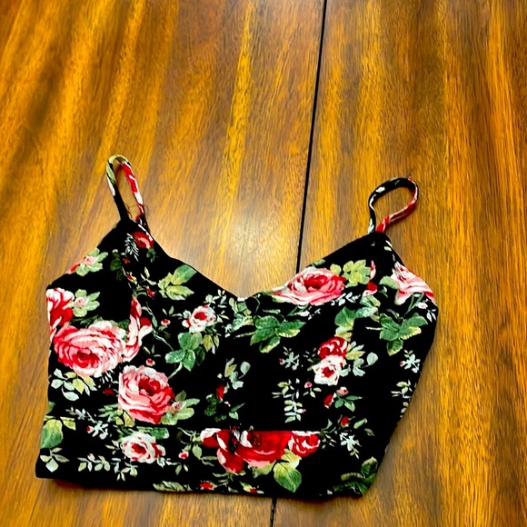 Ambiance, black floral print crop top in size small. - Picture 1 of 3